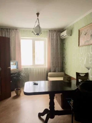 3-кімнатна квартира, район парку, вулиця Грушевського, 17Г, є газ, можливо