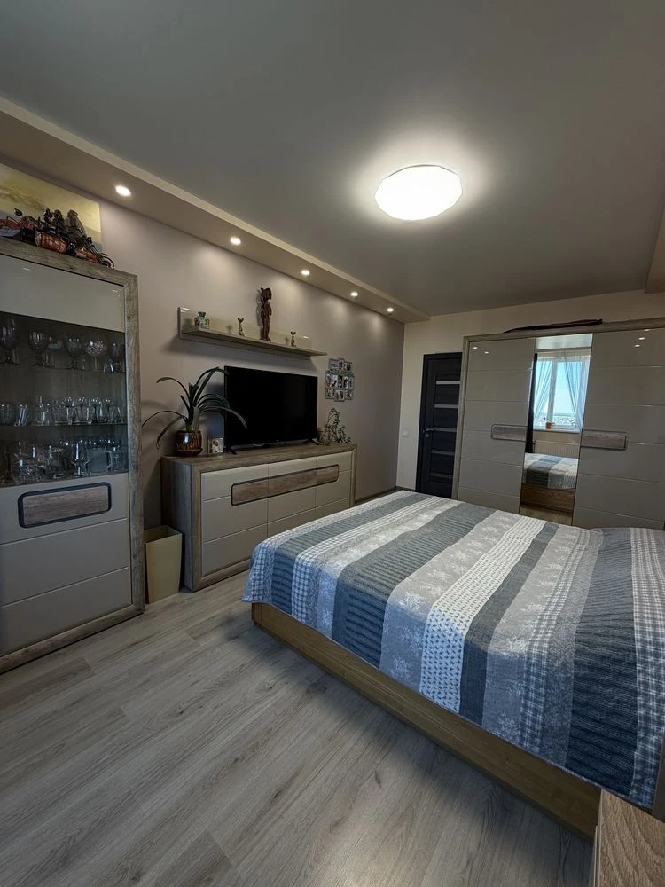 Sale of a 2-bedroom apartment in the "Lesovy Kvartal" residential complex.