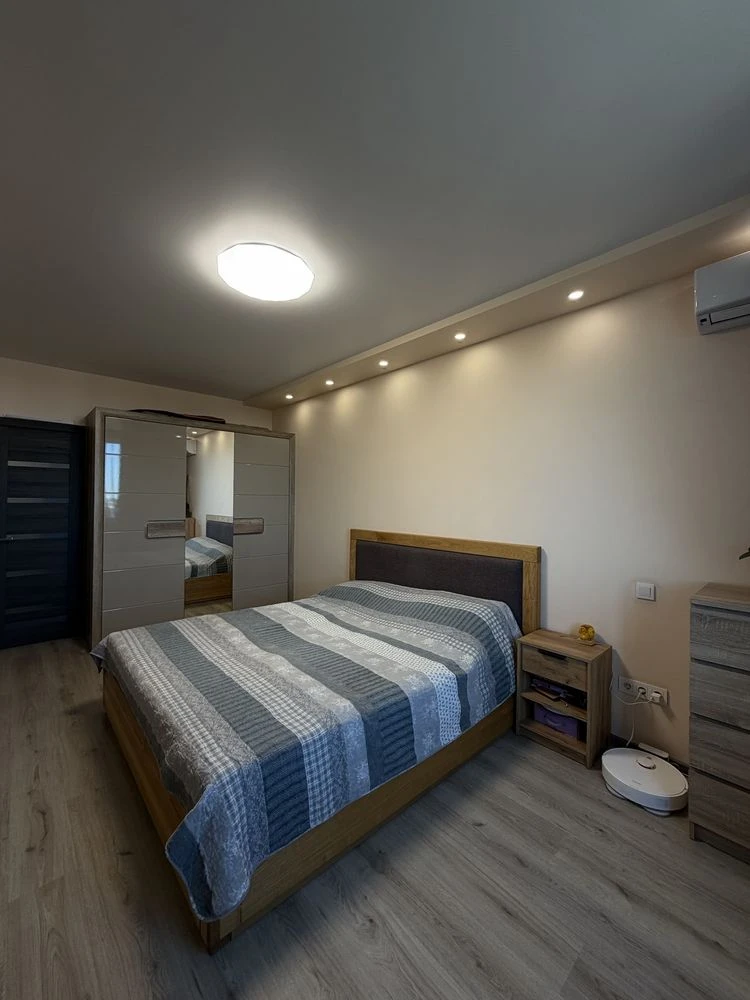 Sale of a 2-bedroom apartment in the "Lesovy Kvartal" residential complex.