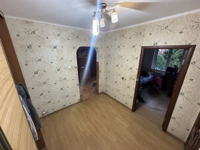 3-bedroom apartment with a storage room on the floor