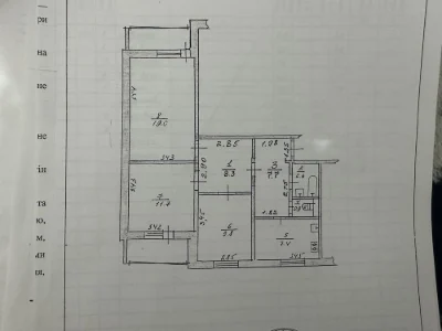 3-bedroom apartment with a storage room on the floor