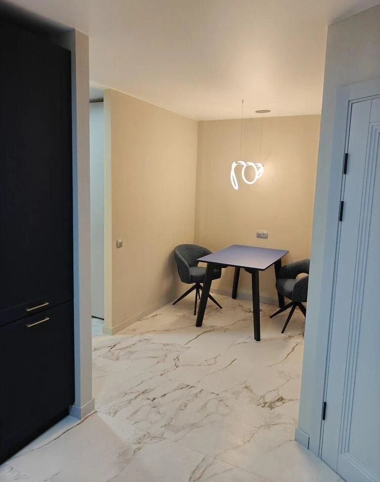Sale of 2-room apartment with renovation in the Atlant residential complex in Brova.