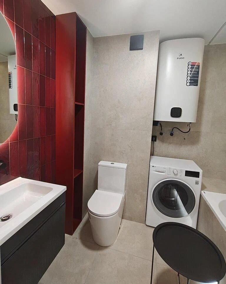 Sale of 2-room apartment with renovation in the Atlant residential complex in Brova.