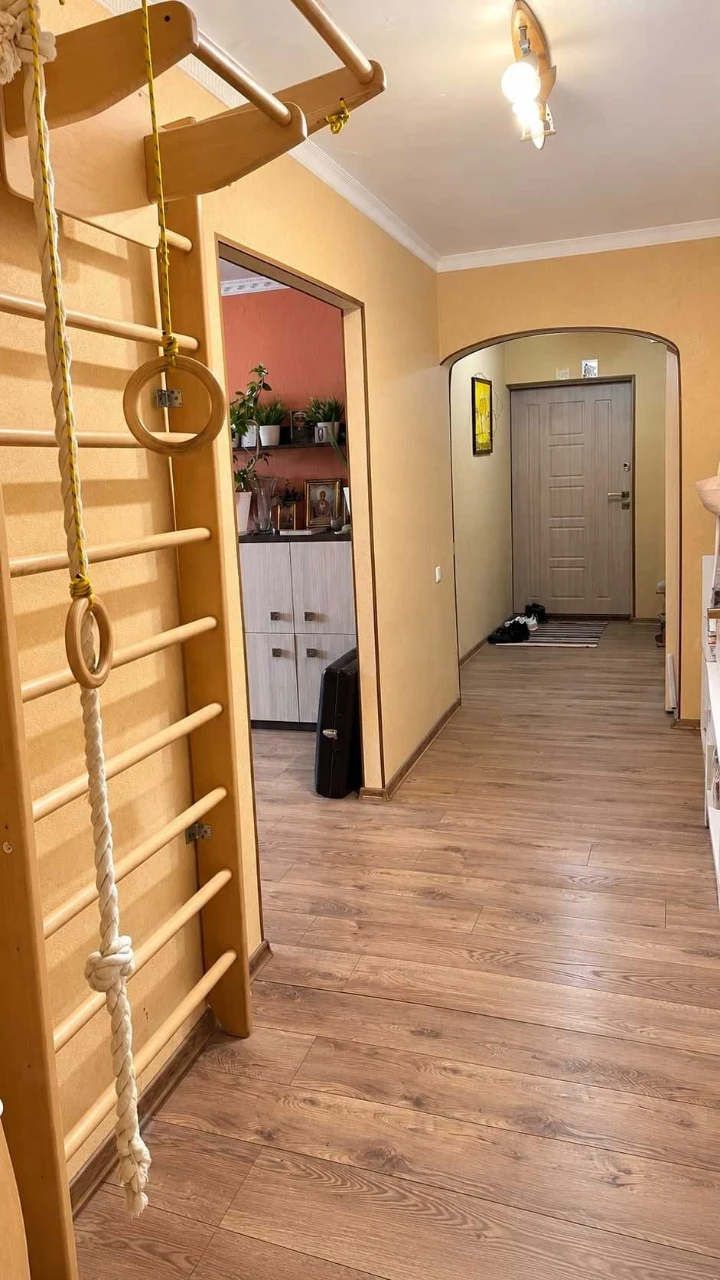 Sale of a 3-bedroom apartment. BROVAR, Yaroslav Mudroho 28