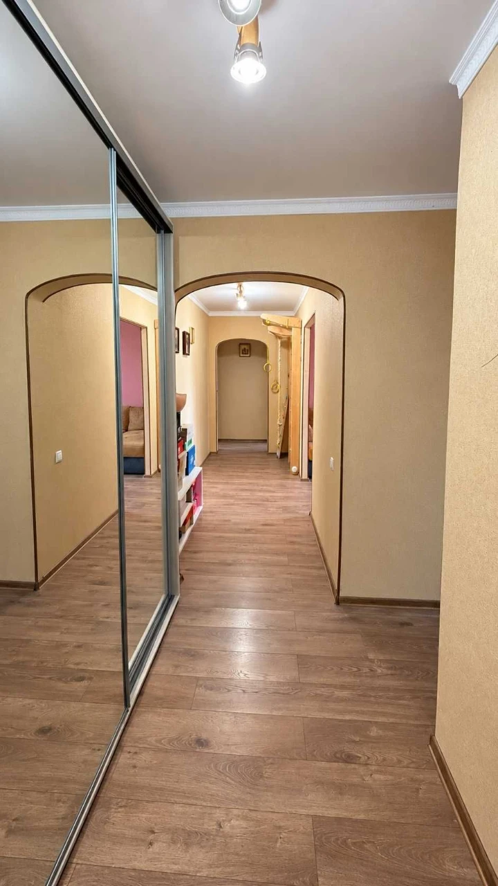 Sale of a 3-bedroom apartment. BROVAR, Yaroslav Mudroho 28