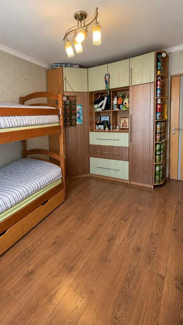 Sale of a 3-bedroom apartment. BROVAR, Yaroslav Mudroho 28