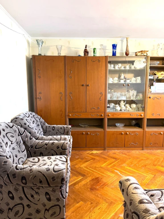 For Sale: 3-Room Apartment