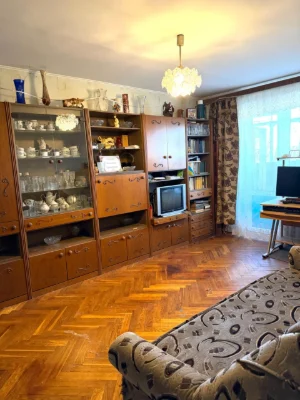 For Sale: 3-Room Apartment