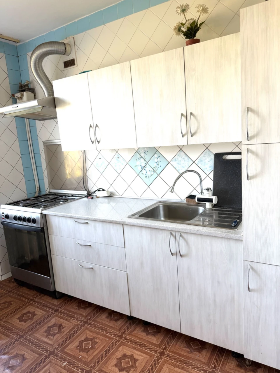 For Sale: 3-Room Apartment
