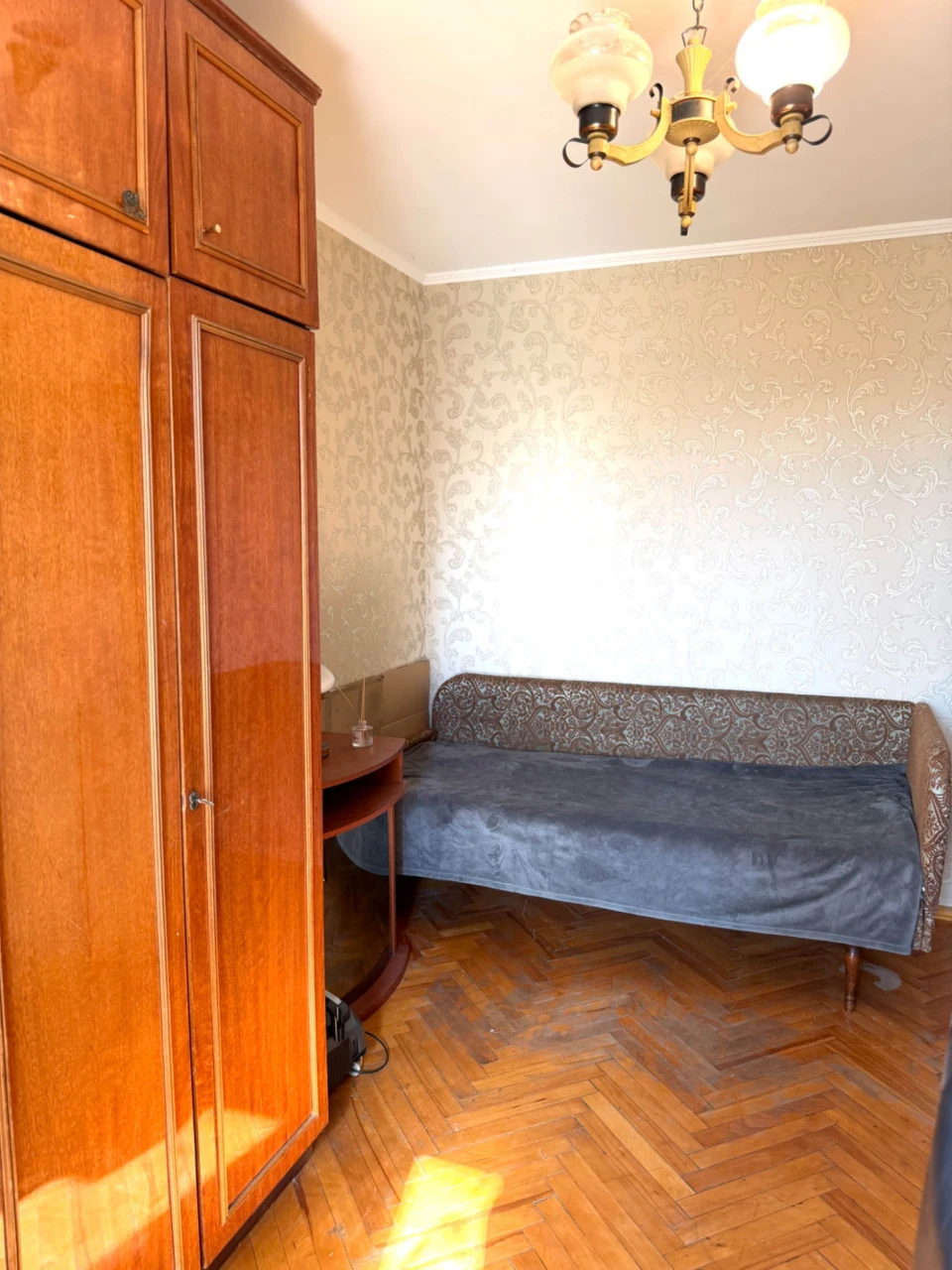 For Sale: 3-Room Apartment