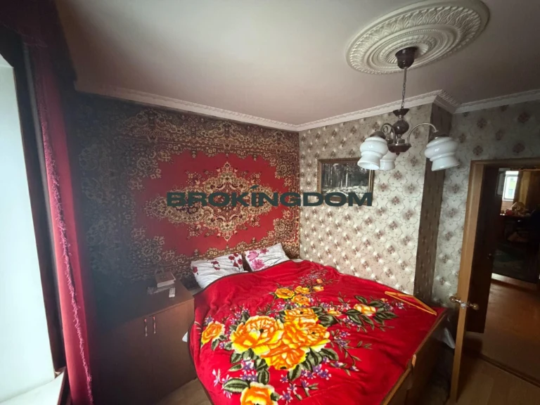 For Sale: 3-room apartment on Olympic Street 4
