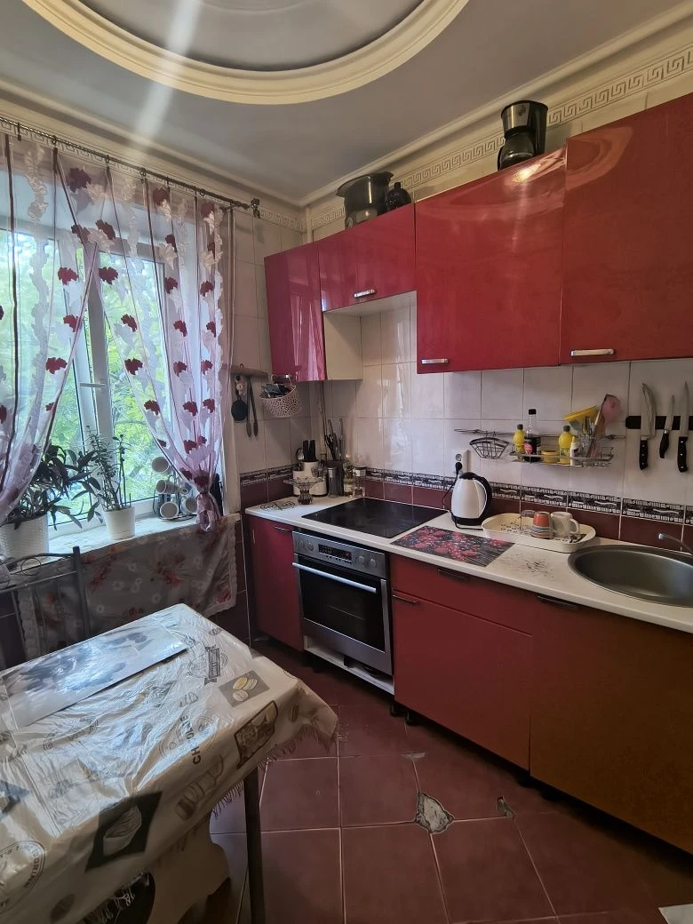 Продається 2-кімнатна квартира на 2 поверсі в м. Бровари біля парку «Приозерний»