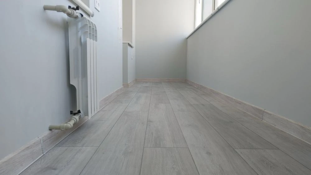 Swapping 2-room apartment with a down payment