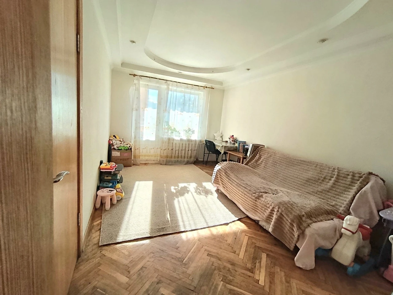 Продажа 3-комн. квартиры ул. Чорных Запорожцев (Короленка), г. Бровары