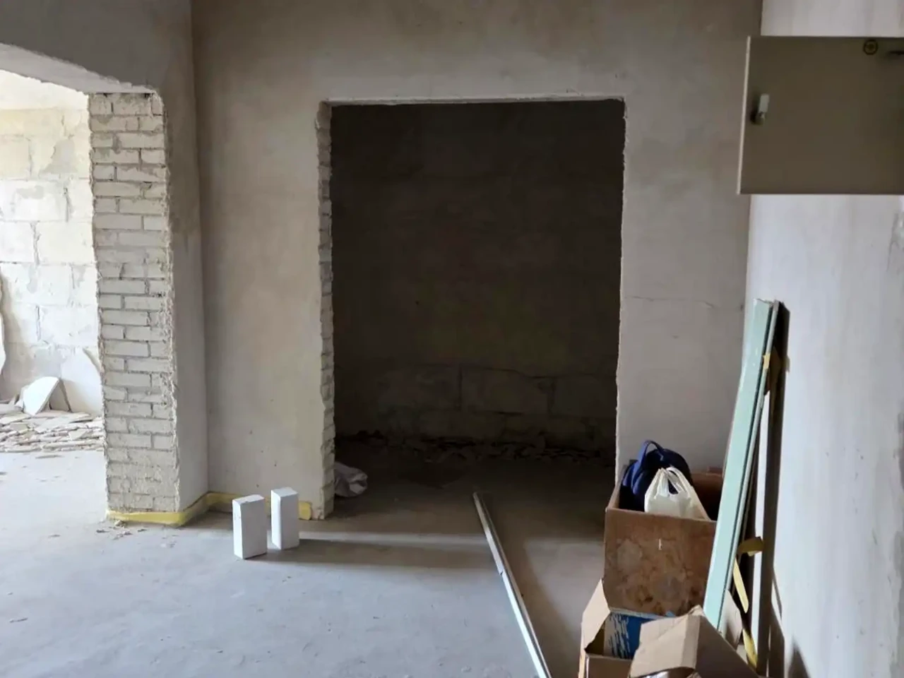 Sale of a 1-bedroom apartment 65 m² on the 9th floor