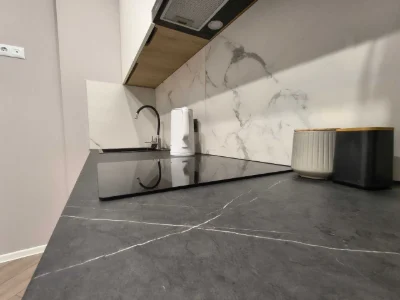 QUALITY RENOVATION! Full Ausstattung! 1-room apartment in the complex