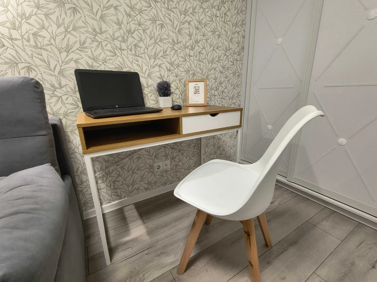 QUALITY RENOVATION! Full Ausstattung! 1-room apartment in the complex