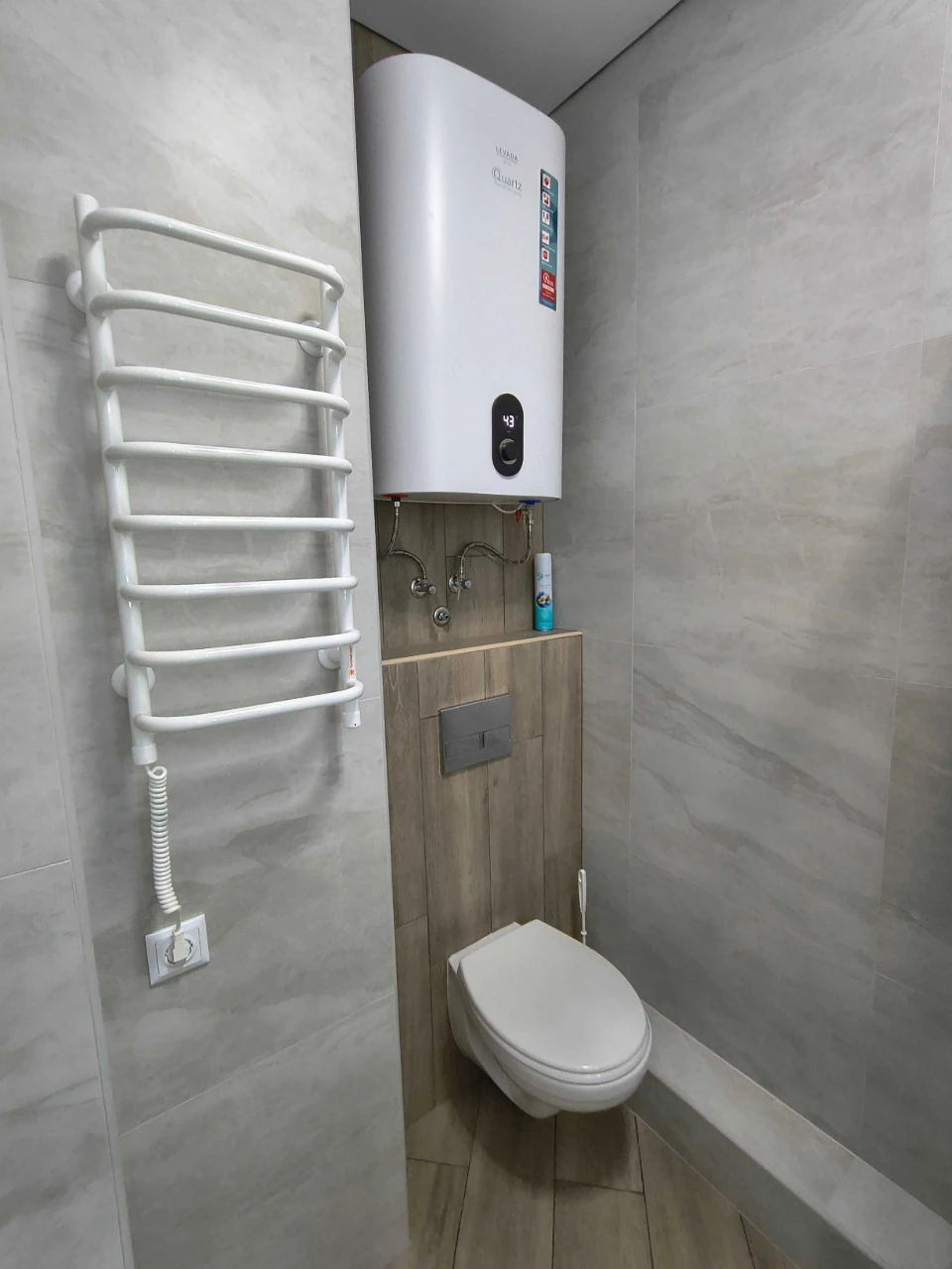 QUALITY RENOVATION! Full Ausstattung! 1-room apartment in the complex