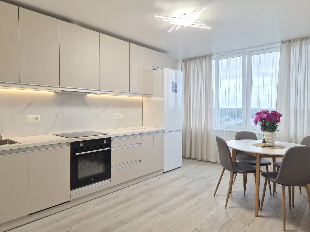 Apartment for sale in Atlant complex, Petlury 28A