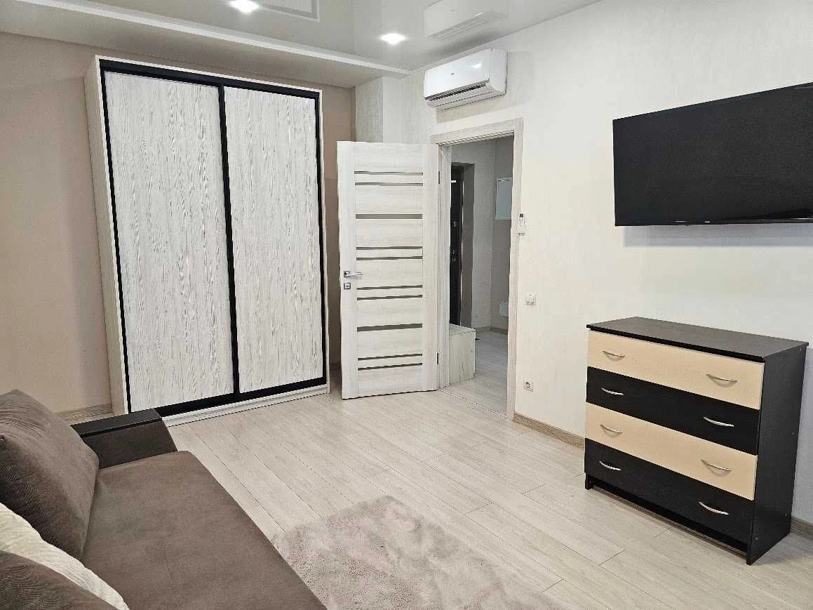 For Sale: Krona Park, 1-room apartment with renovation.