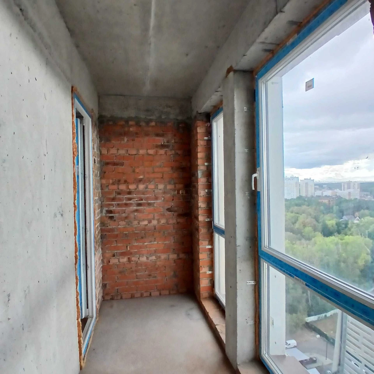 "Madison Gardens" - Spacious 2-bedroom apartment with a great view for sale