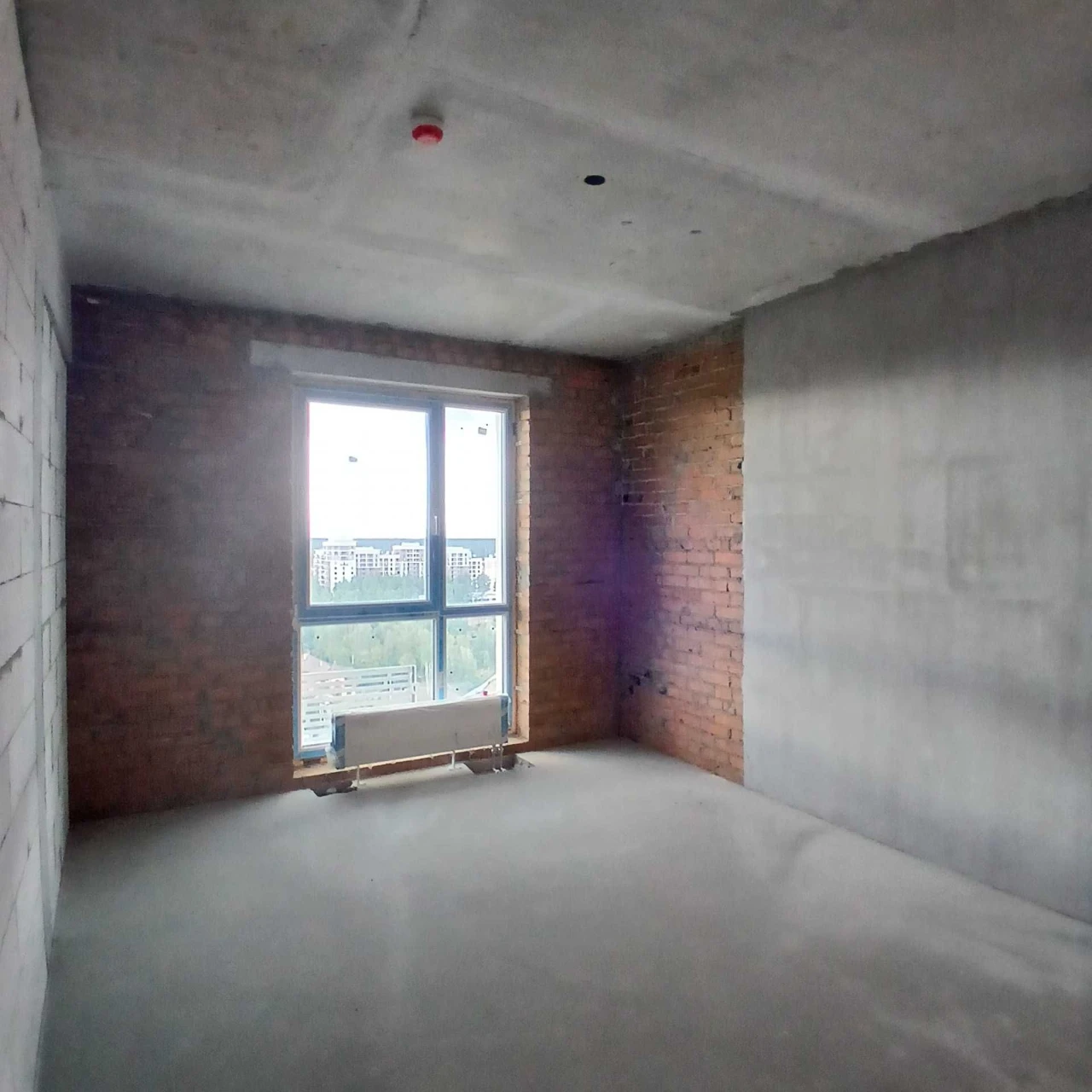 "Madison Gardens" - Spacious 2-bedroom apartment with a great view for sale