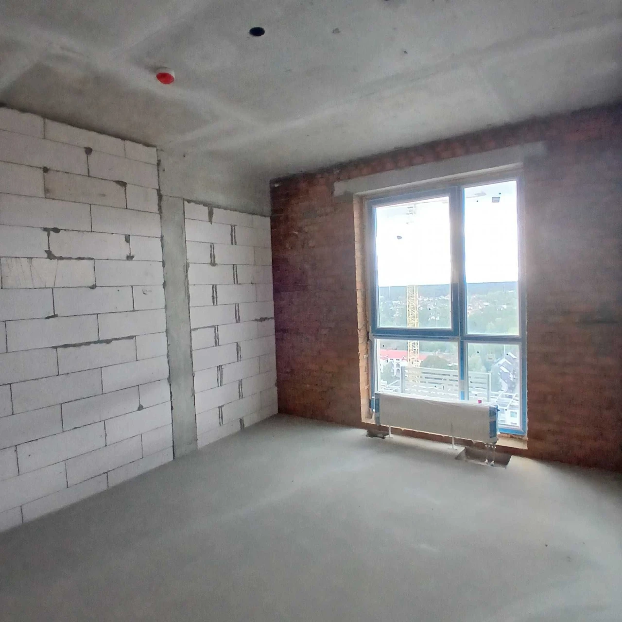 "Madison Gardens" - Spacious 2-bedroom apartment with a great view for sale