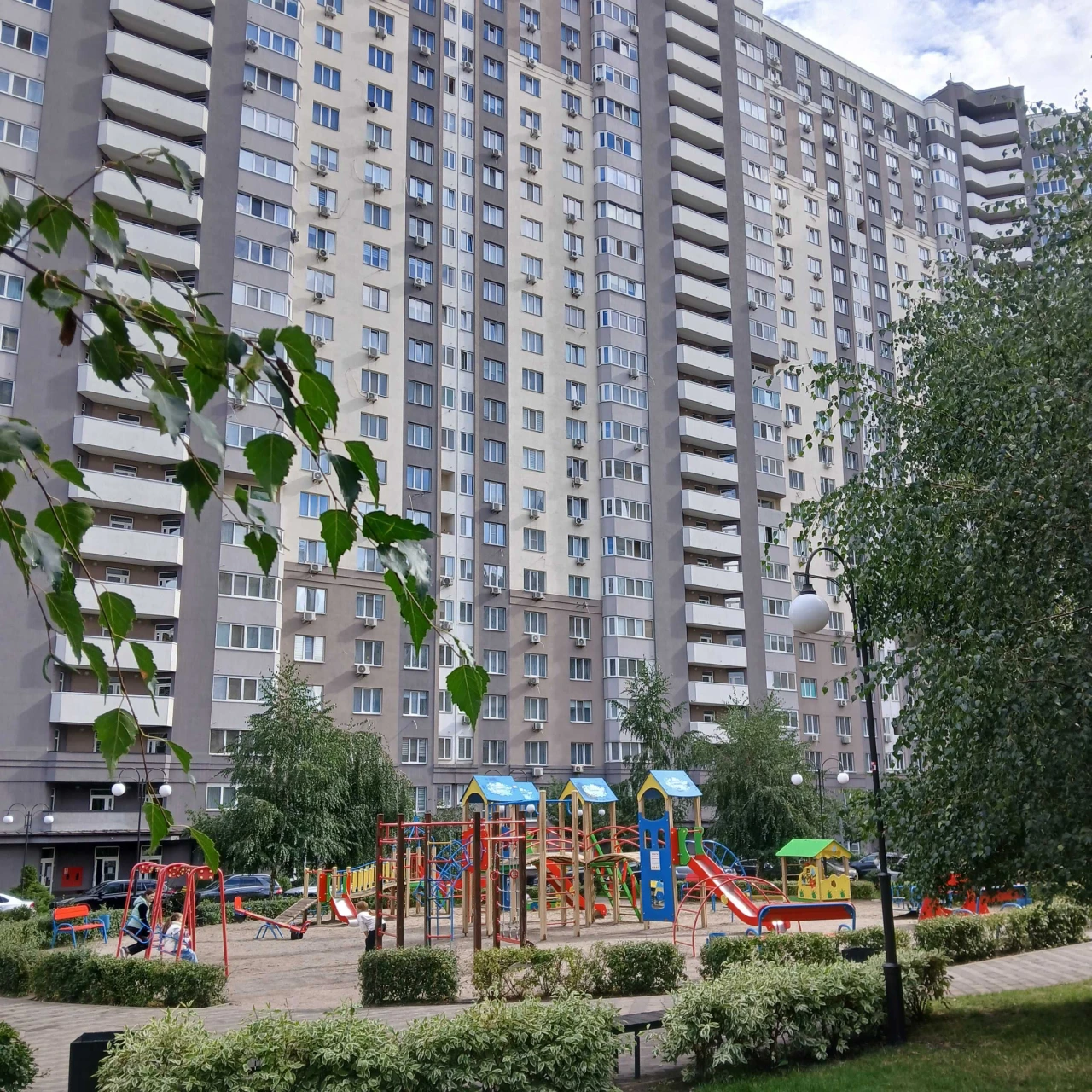Sell a great view 1-bedroom apartment in the "Lesovy Kvartal" complex
