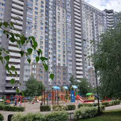 Sell a great view 1-bedroom apartment in the "Lesovy Kvartal" complex