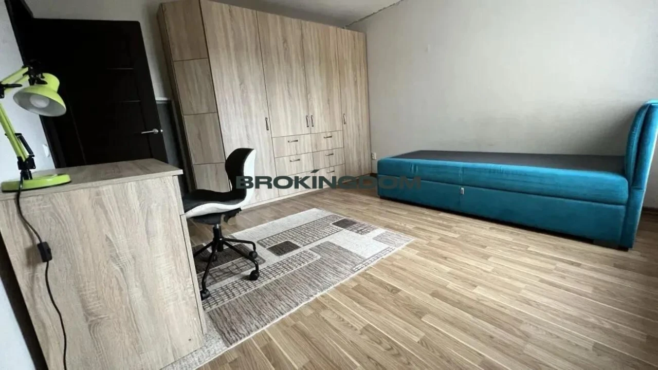 Продам 2-кімнатну квартиру Грушевського 27, генератор