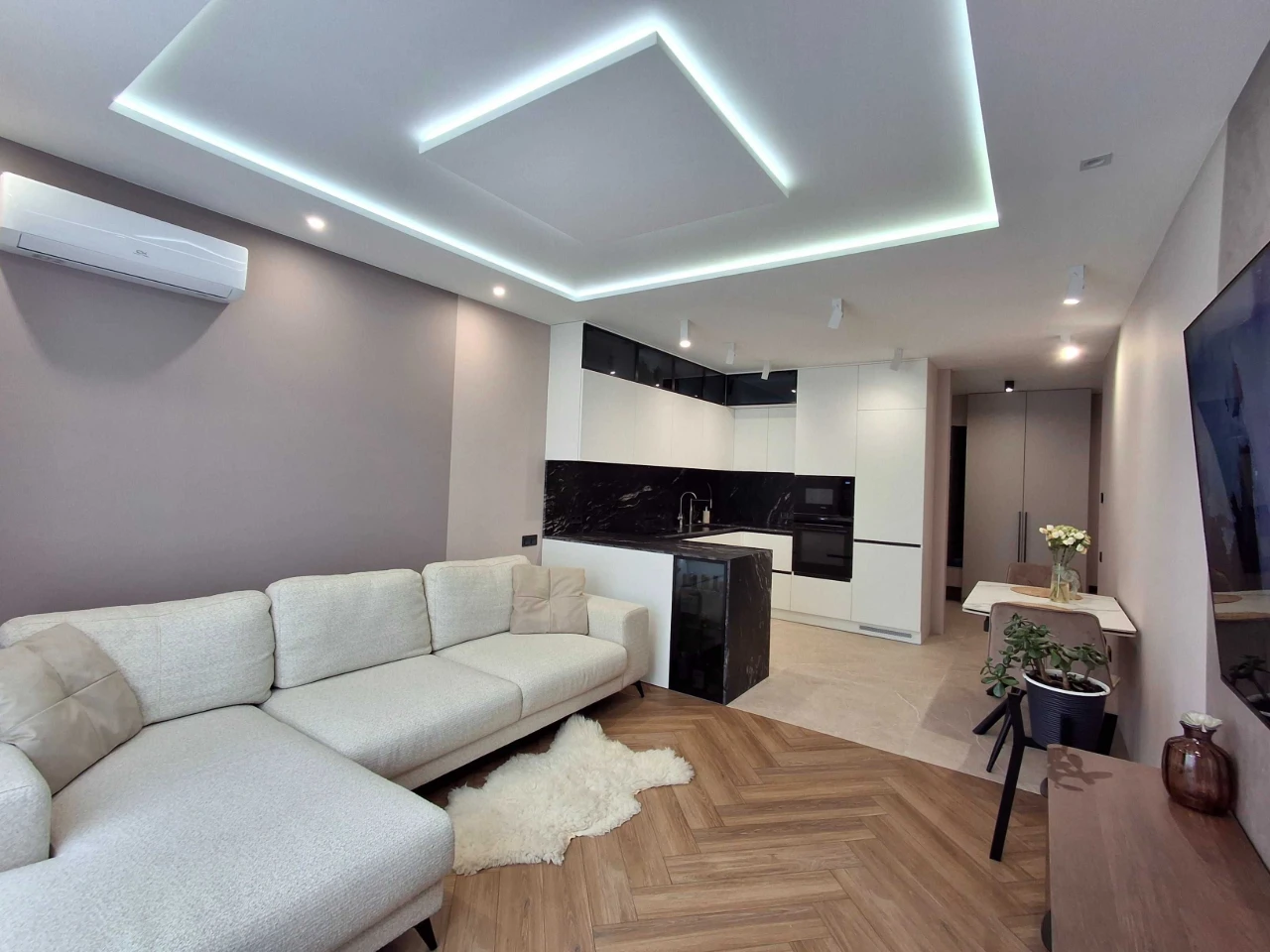 2 room apartment, 83.68/35.2/24.7 sq m, Brovary, Soborna Street, 23. Krona Park 2 residential complex. Floor 10/14.