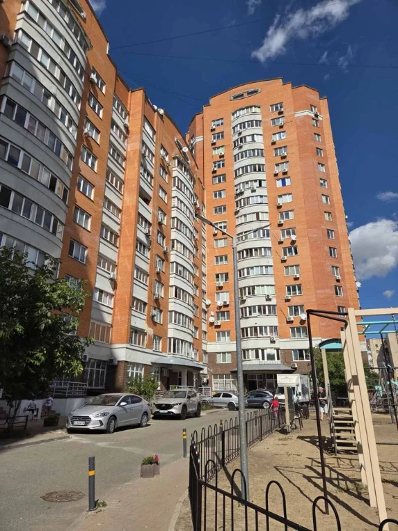 1  кімнатна  квартира Бровари, Аркадія Голуба 1В