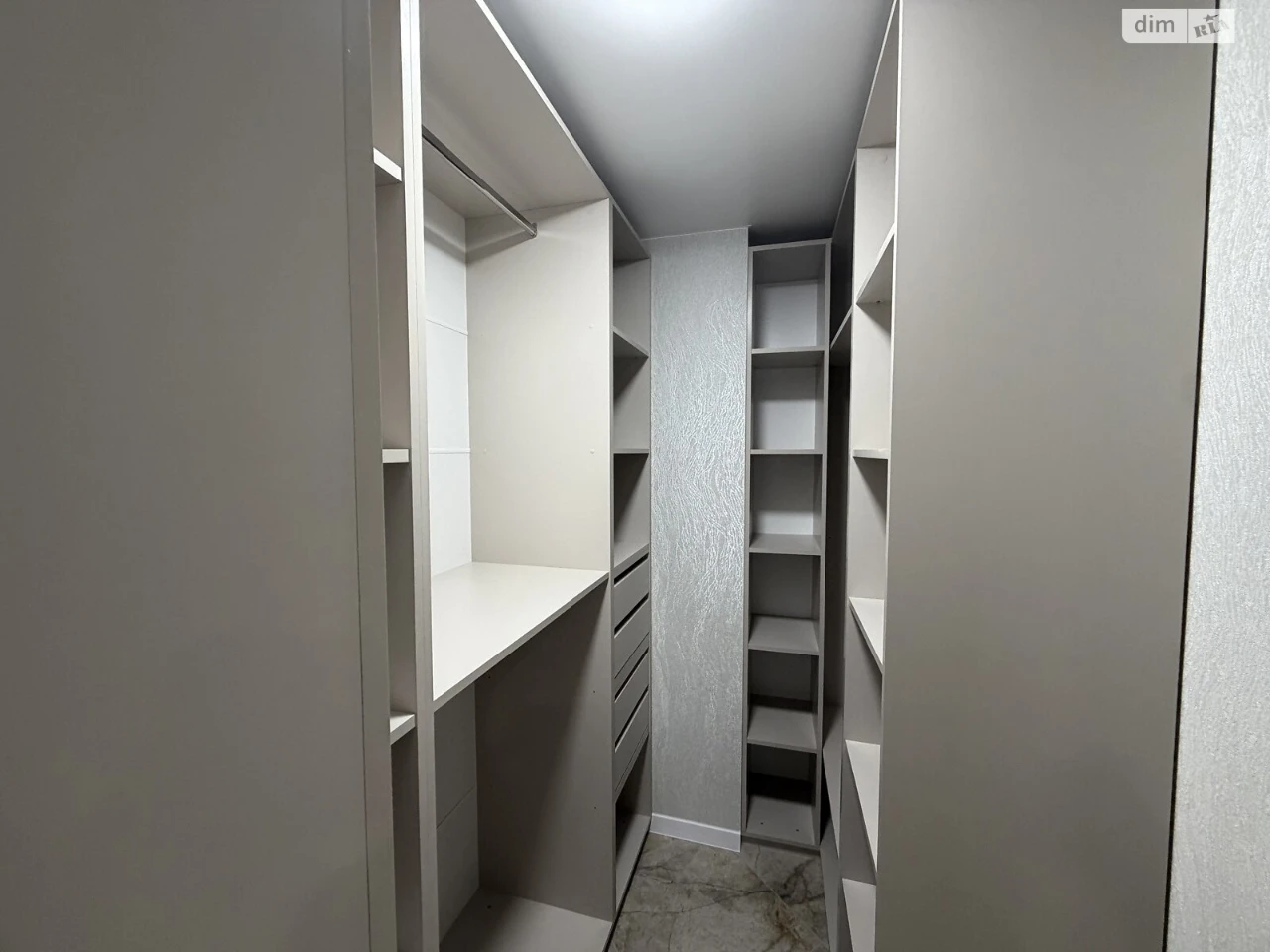 Apartment for Sale: Massiv