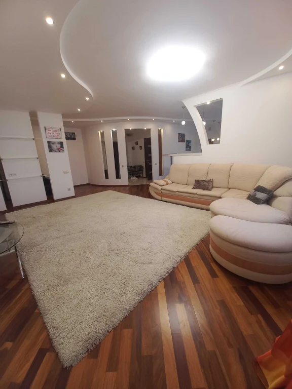 2-bedroom apartment for sale on Simon Petliura Street 21