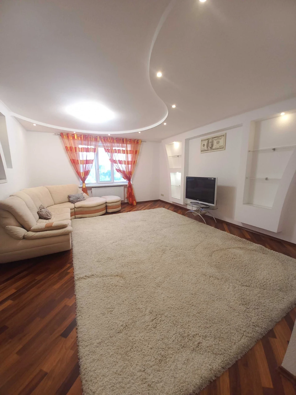2-bedroom apartment for sale on Simon Petliura Street 21