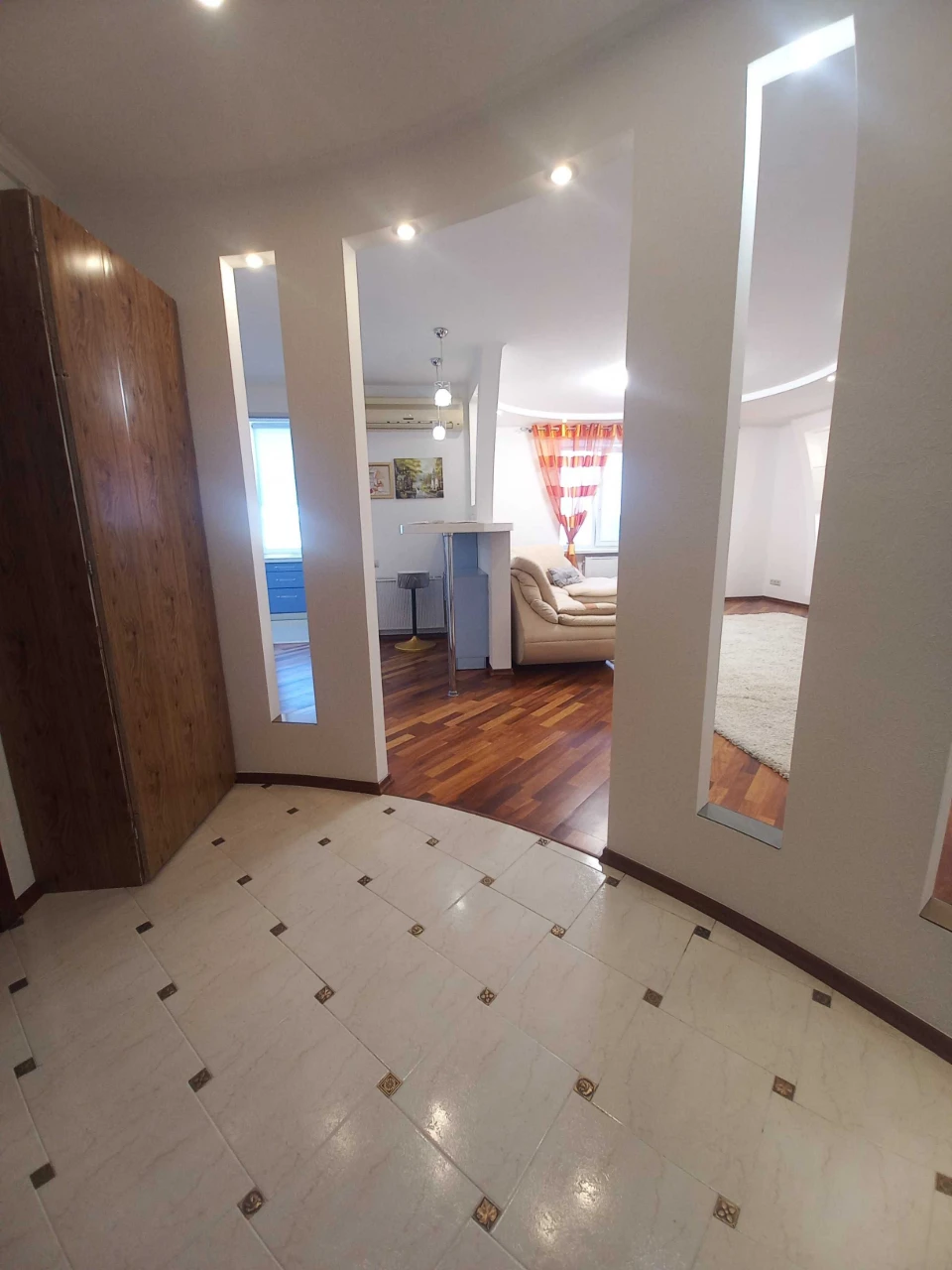 2-bedroom apartment for sale on Simon Petliura Street 21