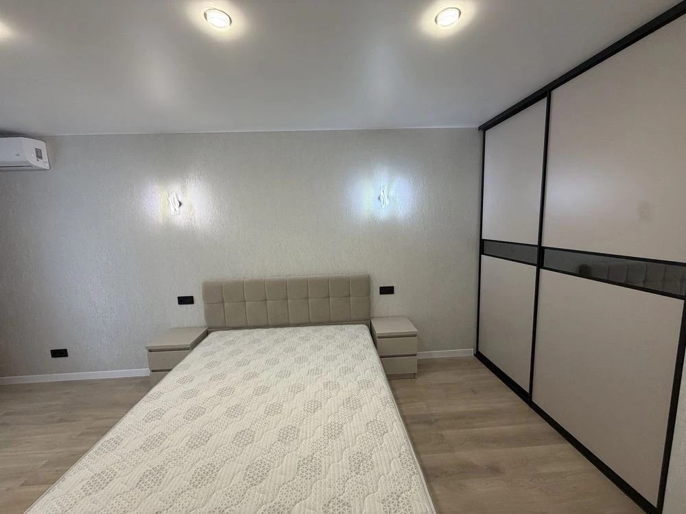 Sale of a new apartment "Atlant" in the city center