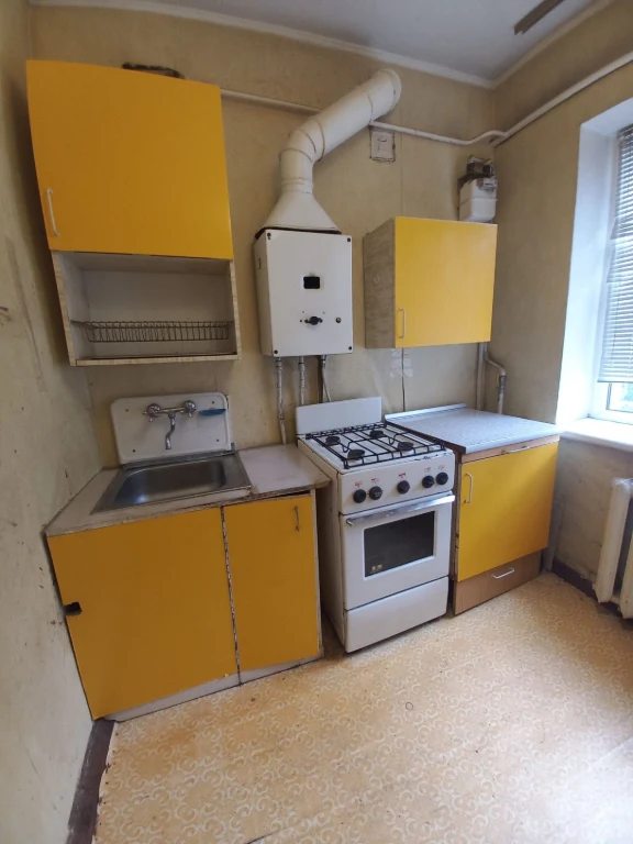 Sale of 3-room apartment, Obolenska Street