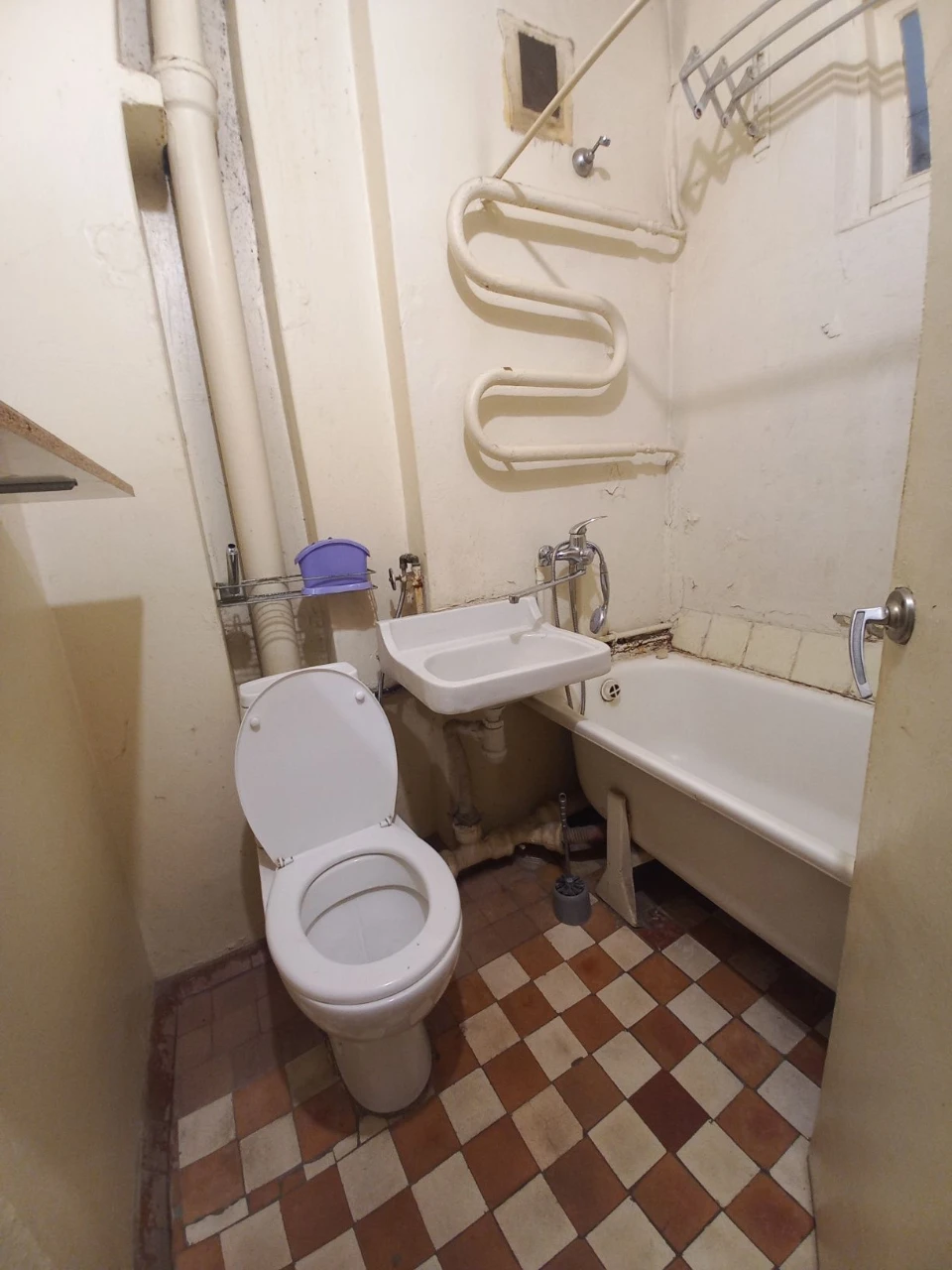 Sale of 3-room apartment, Obolenska Street