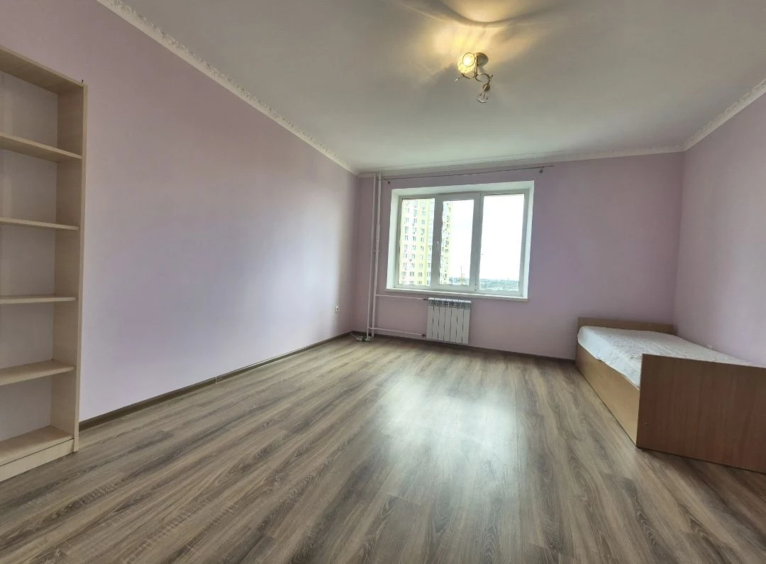 Продаж 2 к квартири вул Петлюри 36