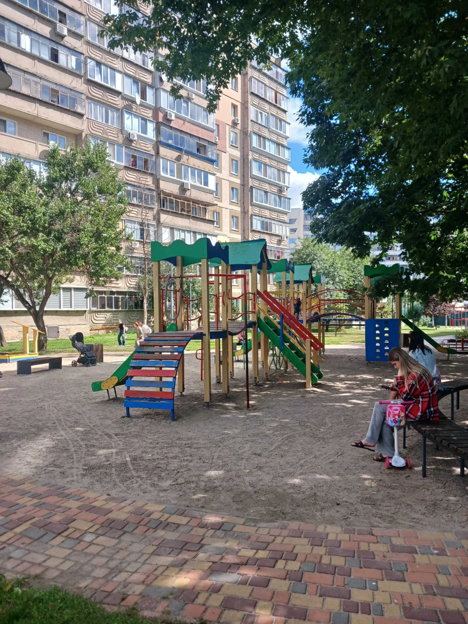 For Sale: 2-room apartment in Brovary, вул. Chornih Zaporoztsev 70
