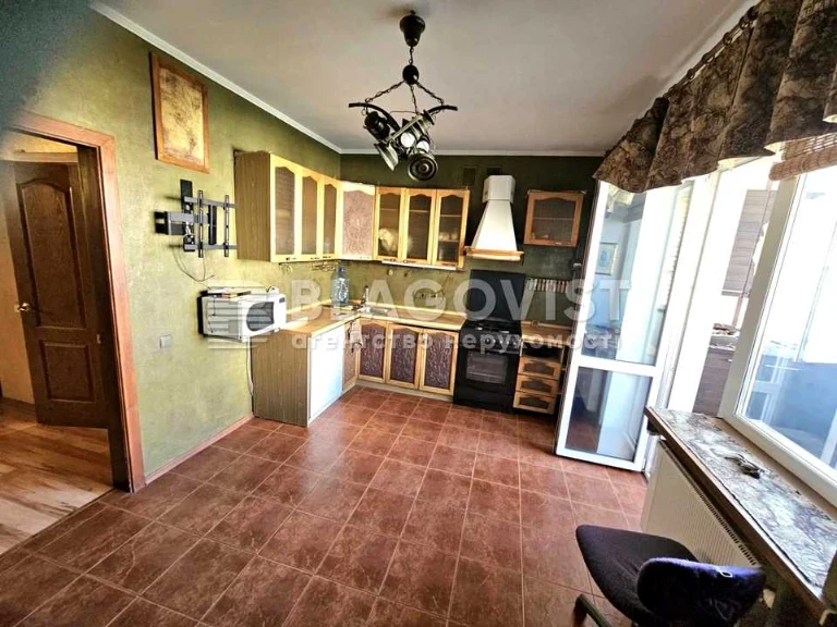 Apartment. Brovari, Simon Petlury St. (Chernyakhovsky)