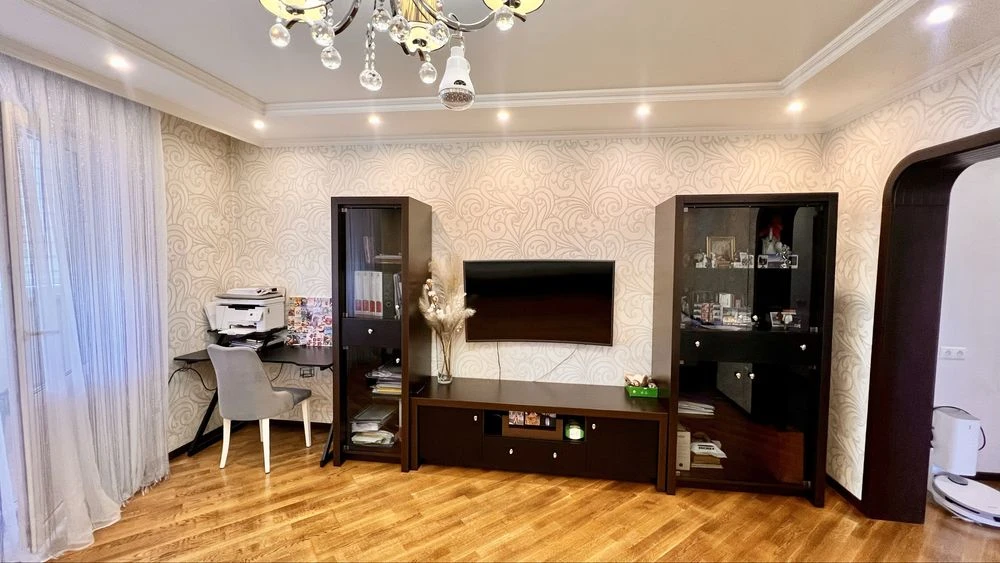 Sale of a 2-bedroom apartment, вул. Москаленка (Krasovsky)