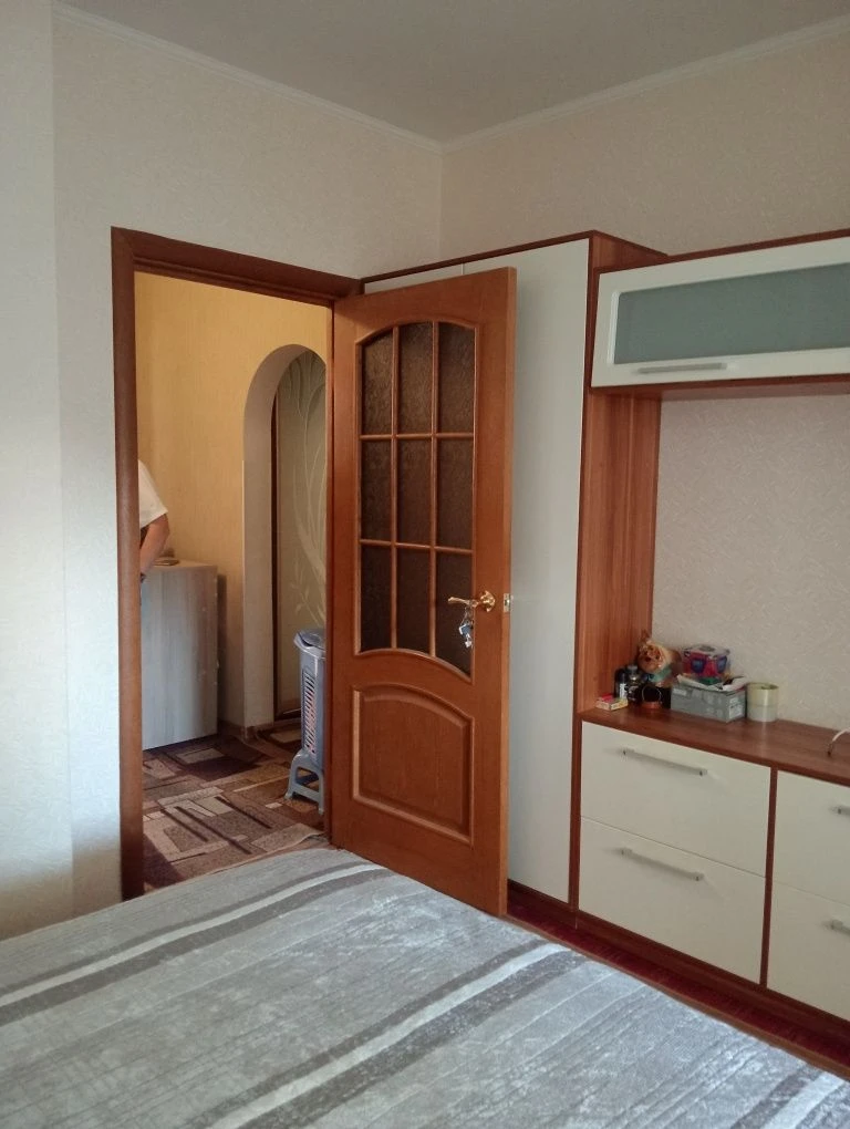 For Sale: 3-room apartment on S. Petlury