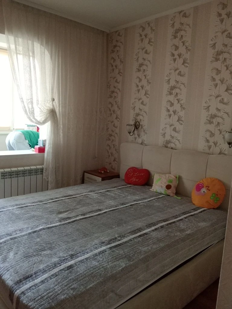 For Sale: 3-room apartment on S. Petlury