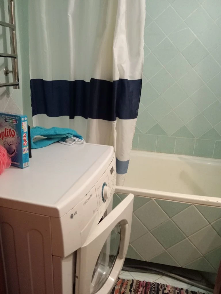For Sale: 3-room apartment on S. Petlury