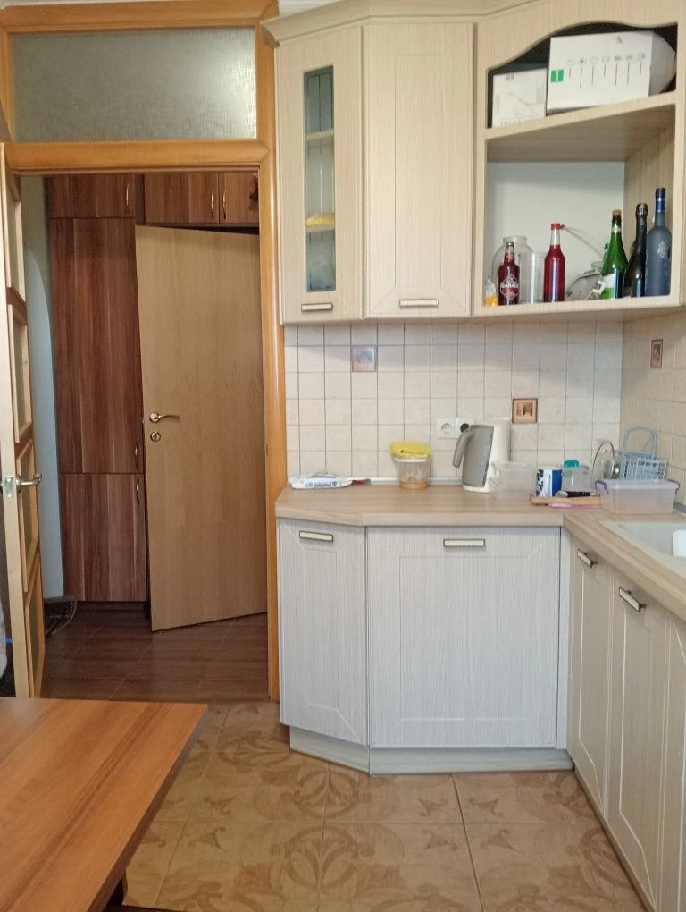 For Sale: 3-room apartment on S. Petlury