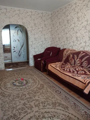 For Sale: 3-room apartment on S. Petlury