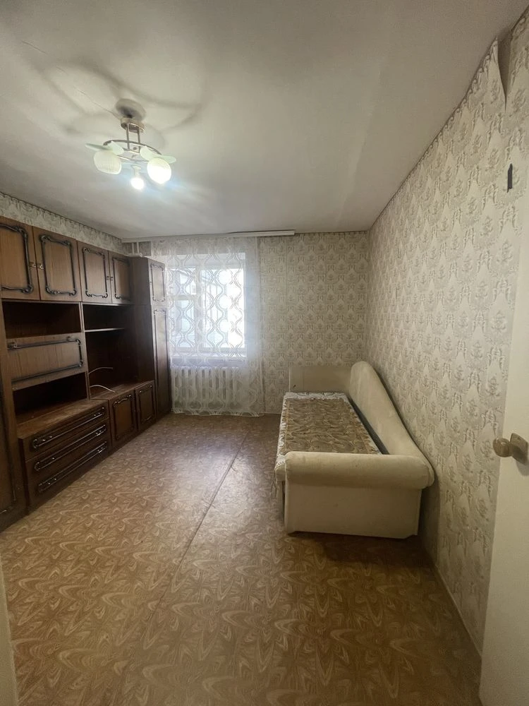For Sale Cheap‼️ In a well-maintained brick house‼️ Spacious 1 room