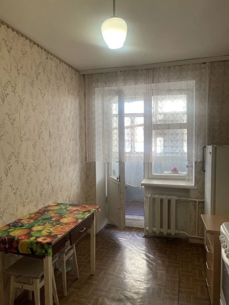 For Sale Cheap‼️ In a well-maintained brick house‼️ Spacious 1 room